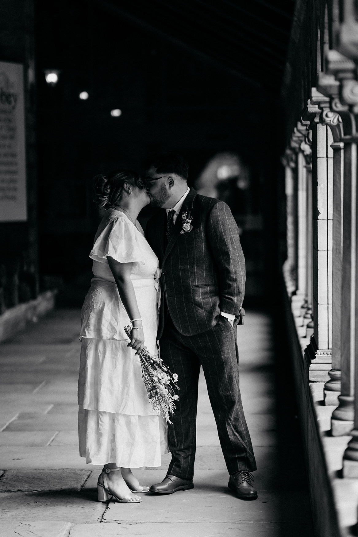 Paisley registry office wedding photos at Paisley Abbey